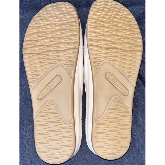 Pure Sole Sandals beige leather with flower accent on the top Women Sz 8 - Picture 14 of 14